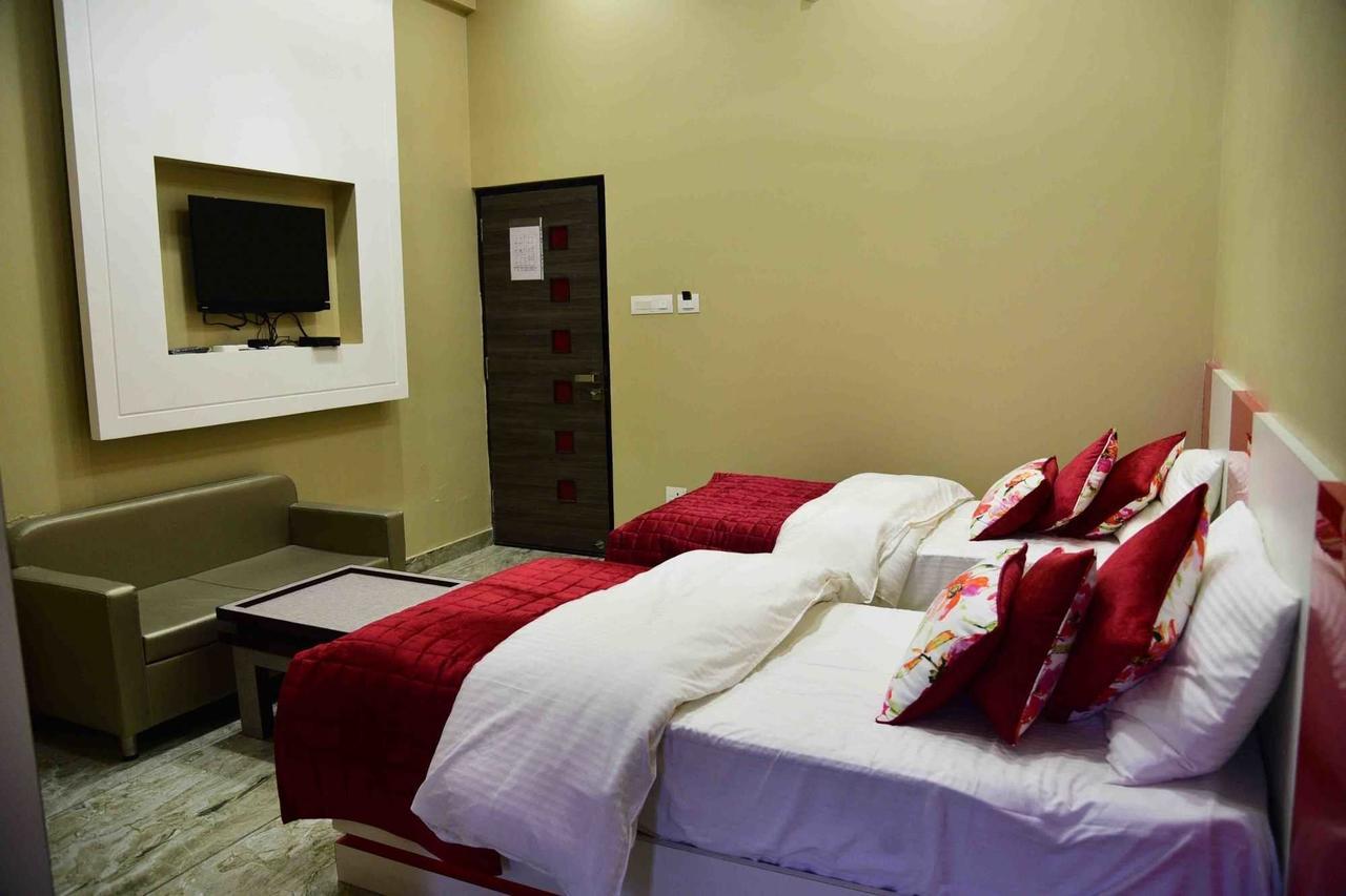 Fabhotel Kangra Roadway Inn Tanda Εξωτερικό φωτογραφία